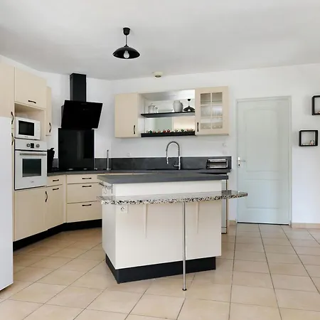 Maison De Famille 4 *