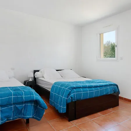 Casa de Férias Maison De Famille 4 *